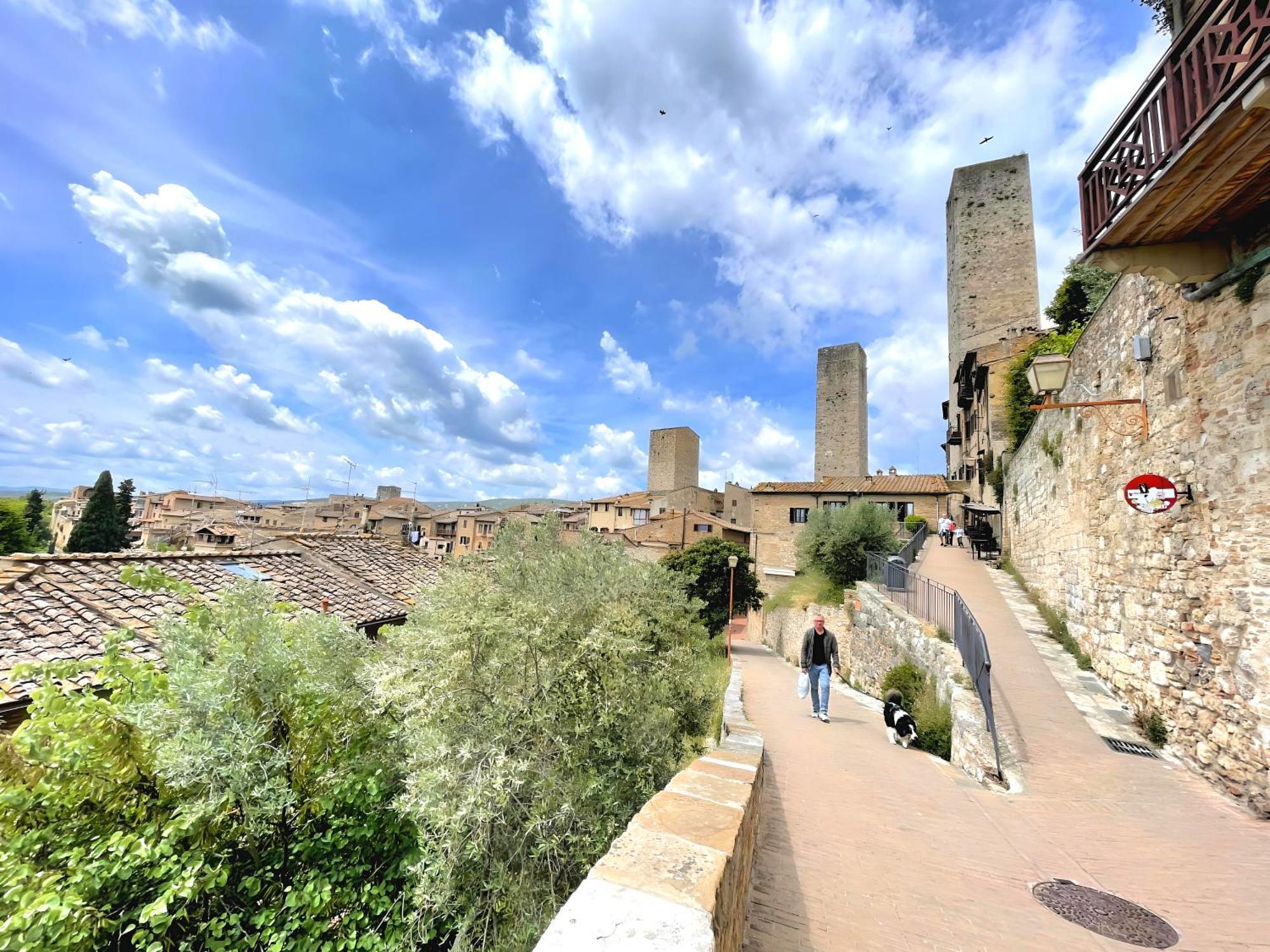 La Casa Di Ines Hotel San Gimignano Exterior photo